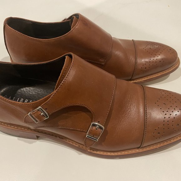 Stylish bown men\'s dress shoes with buckles